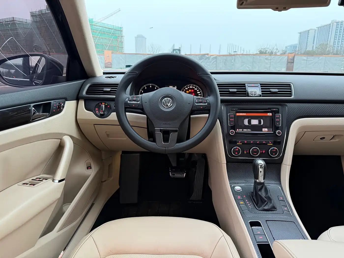 Volkswagen Passat 2014 1.8TSI DSG Executive Edition фото 8