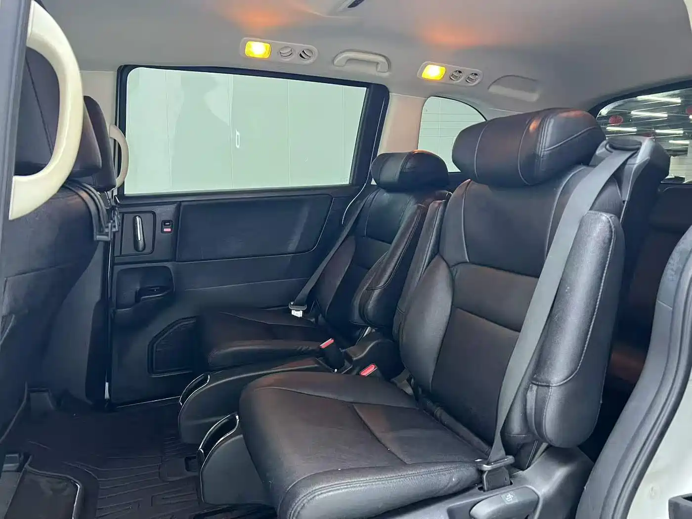 Фото 9 - Honda Odyssey