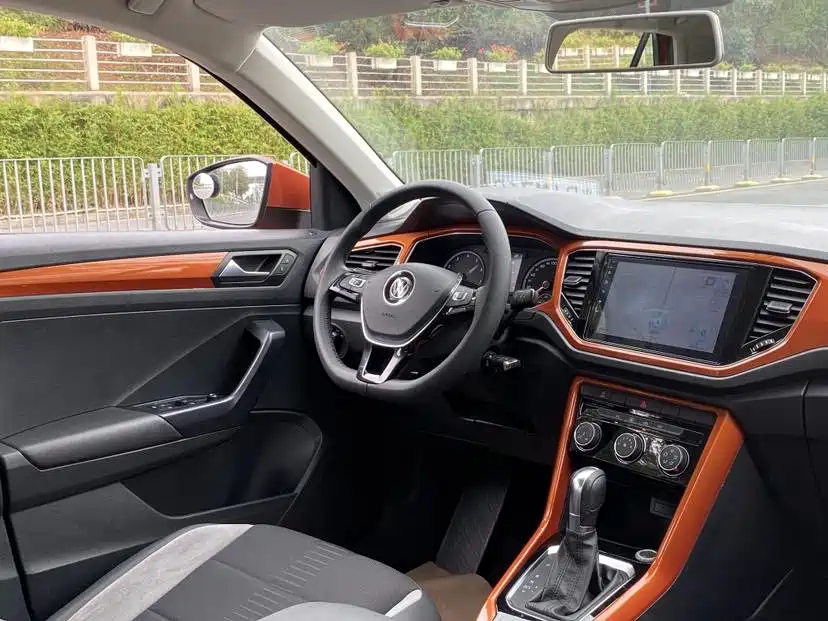 Volkswagen T-ROC 2018 230TSI DSG 2WD Progressive China V фото 9