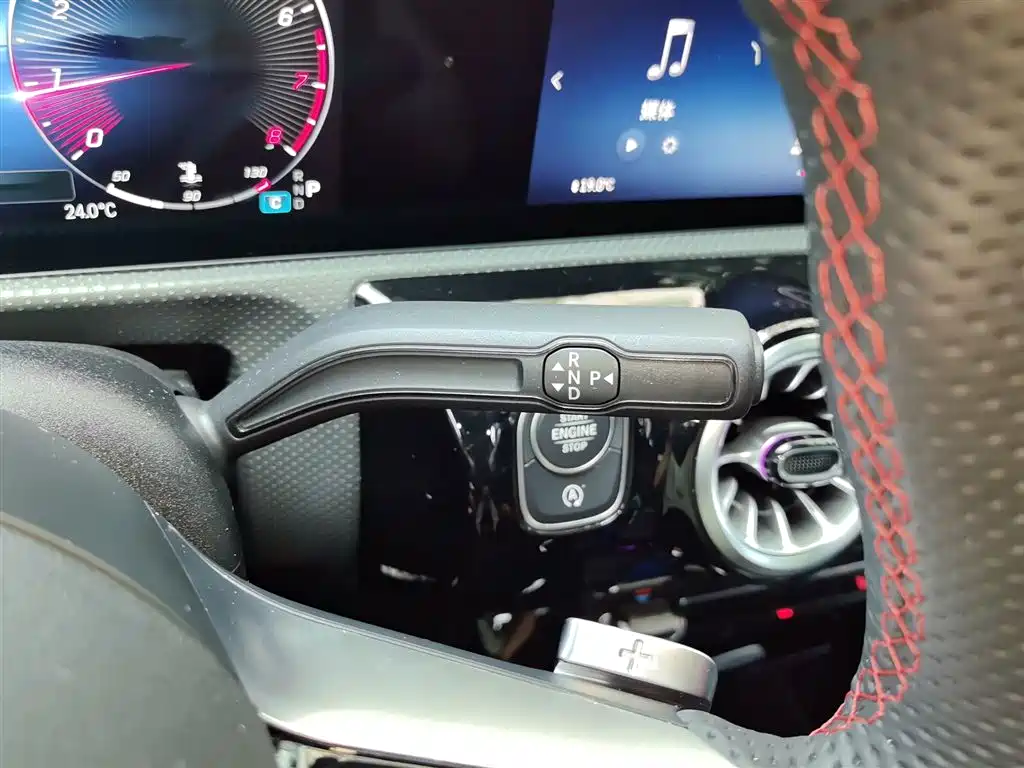 Mercedes-Benz A-Class 2025 A 200 L Fashion Edition фото 11
