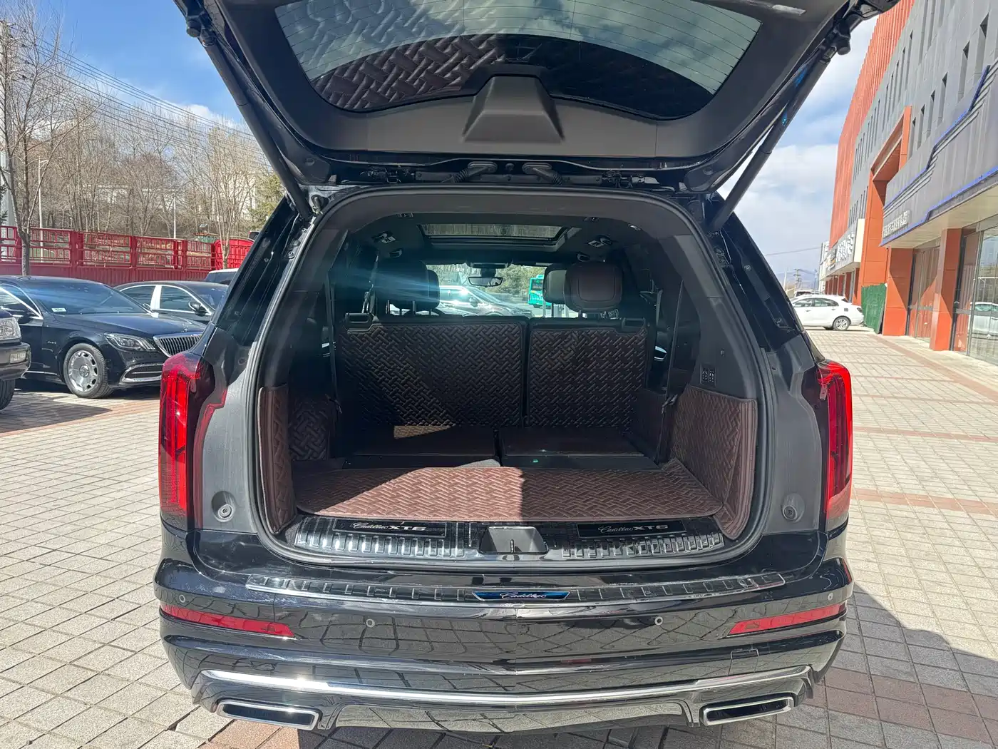 CADILLAC XT6