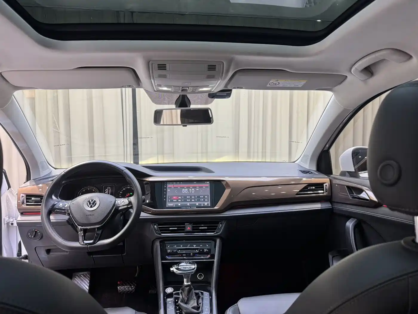 Volkswagen Tharu 2021 Model 280TSI 2WD Luxury Edition фото 14