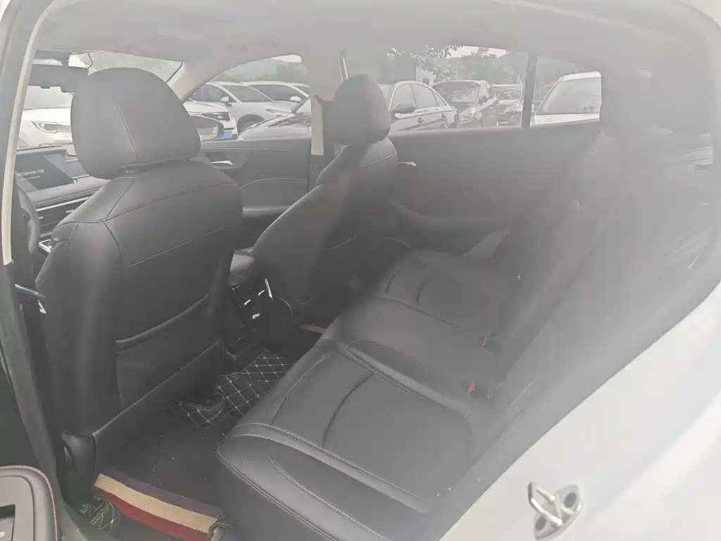 Roewe i5 2025 2023 1.5L CVT Luxury Edition