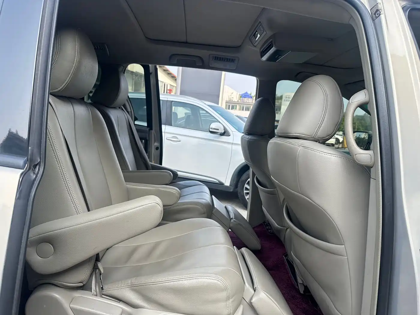 Toyota Previa фото 13