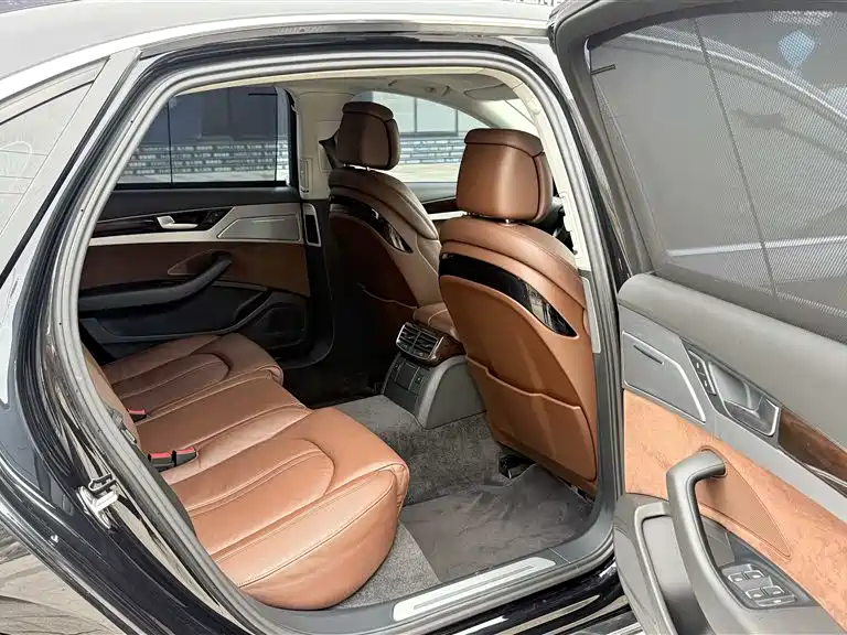 Audi A8 2013 A8L 45 TFSI quattro Comfort фото 17