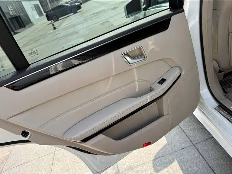 Mercedes-Benz E-Class 2015 E 260 L Sport фото 14