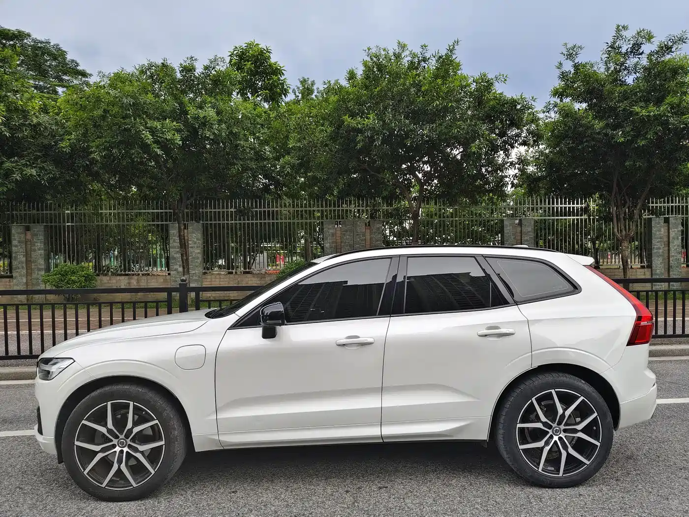 VOLVO XC60 PLUG-IN HYBRID