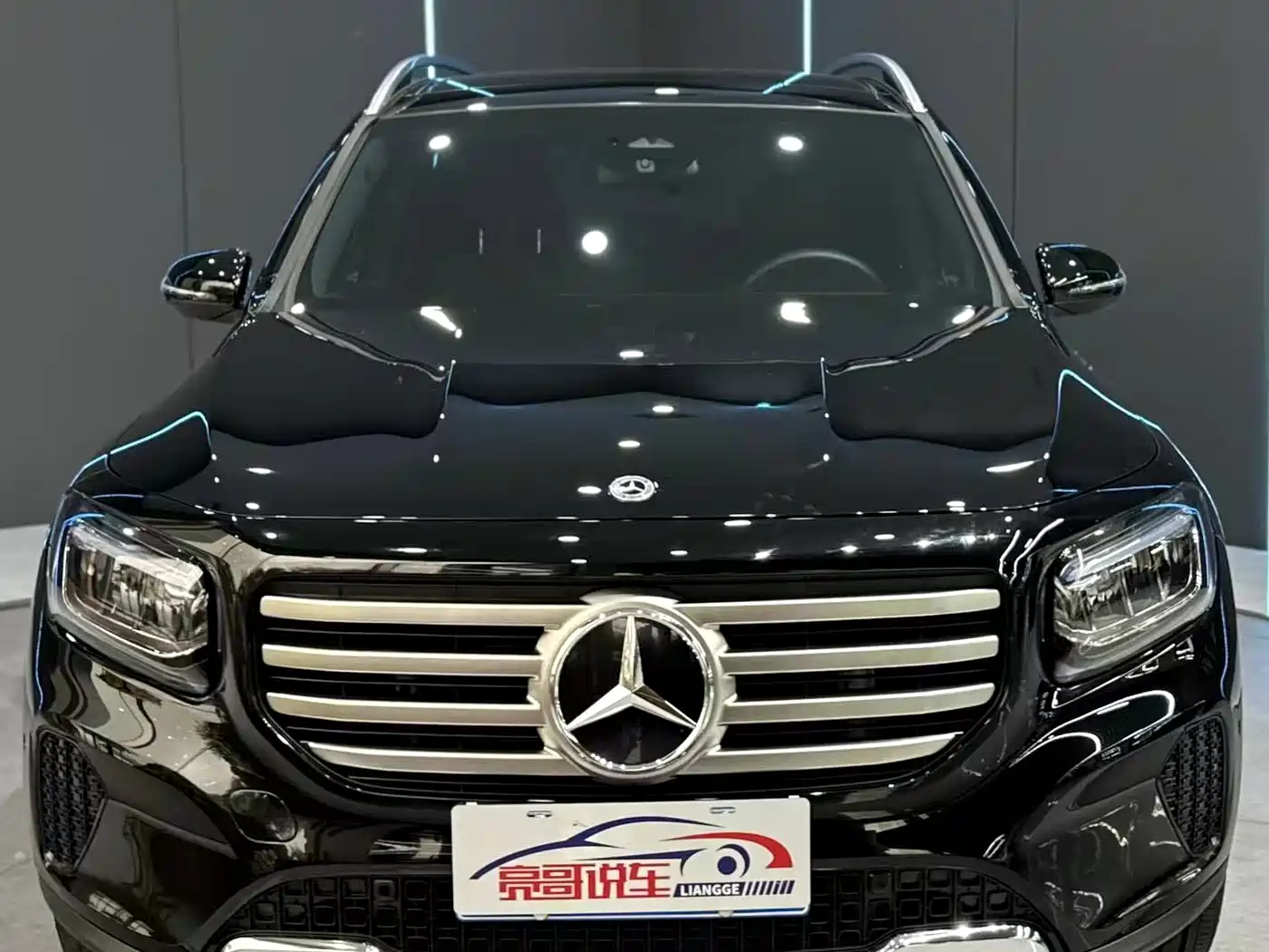 MERCEDES-BENZ GLB