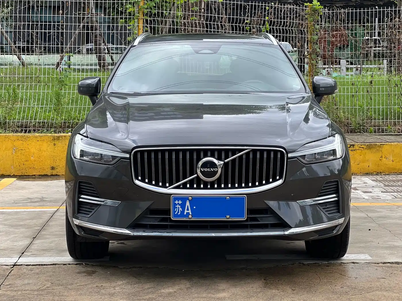 Photo 2 - Volvo XC60