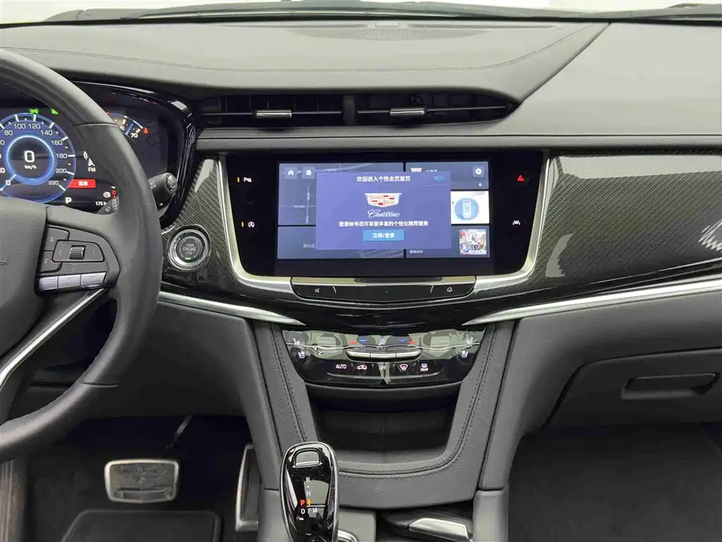 CADILLAC XT6