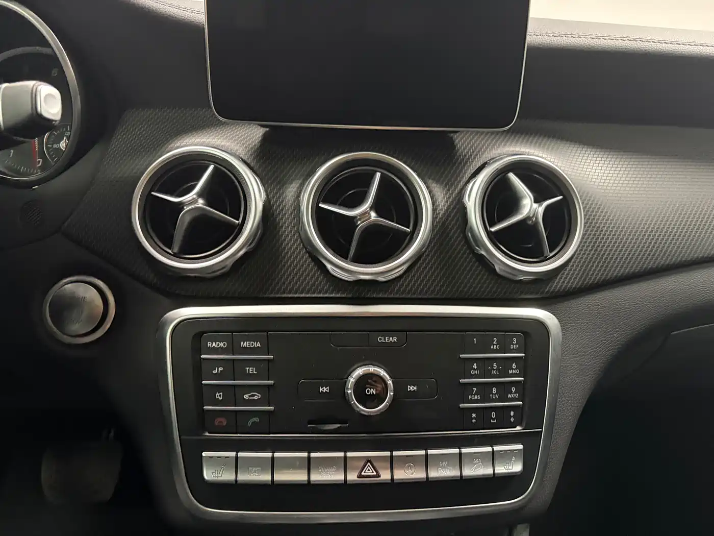 Mercedes-Benz GLA 2018 GLA 220 4MATIC Sport фото 16