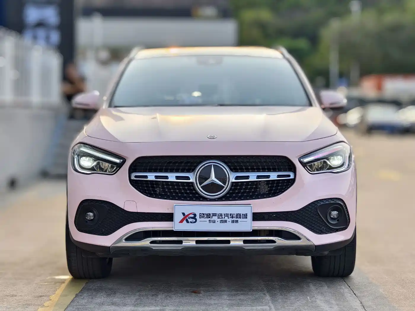MERCEDES-BENZ GLA