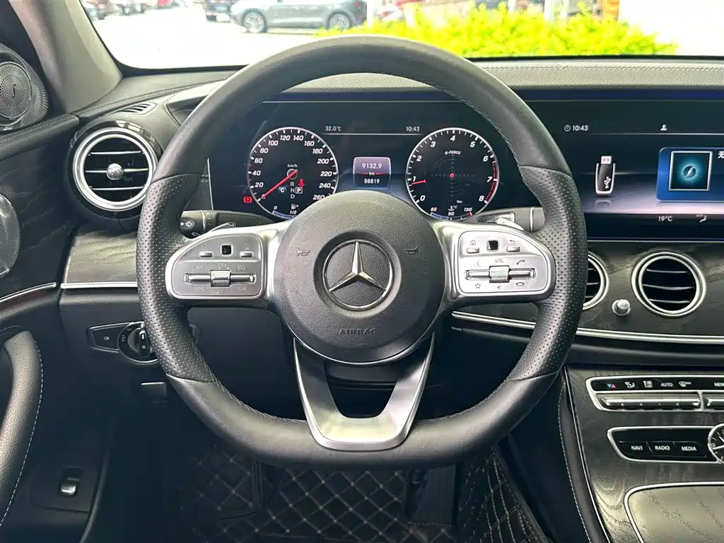 Mercedes-Benz E-Class 2019 E 300 L Sport Luxury фото 15