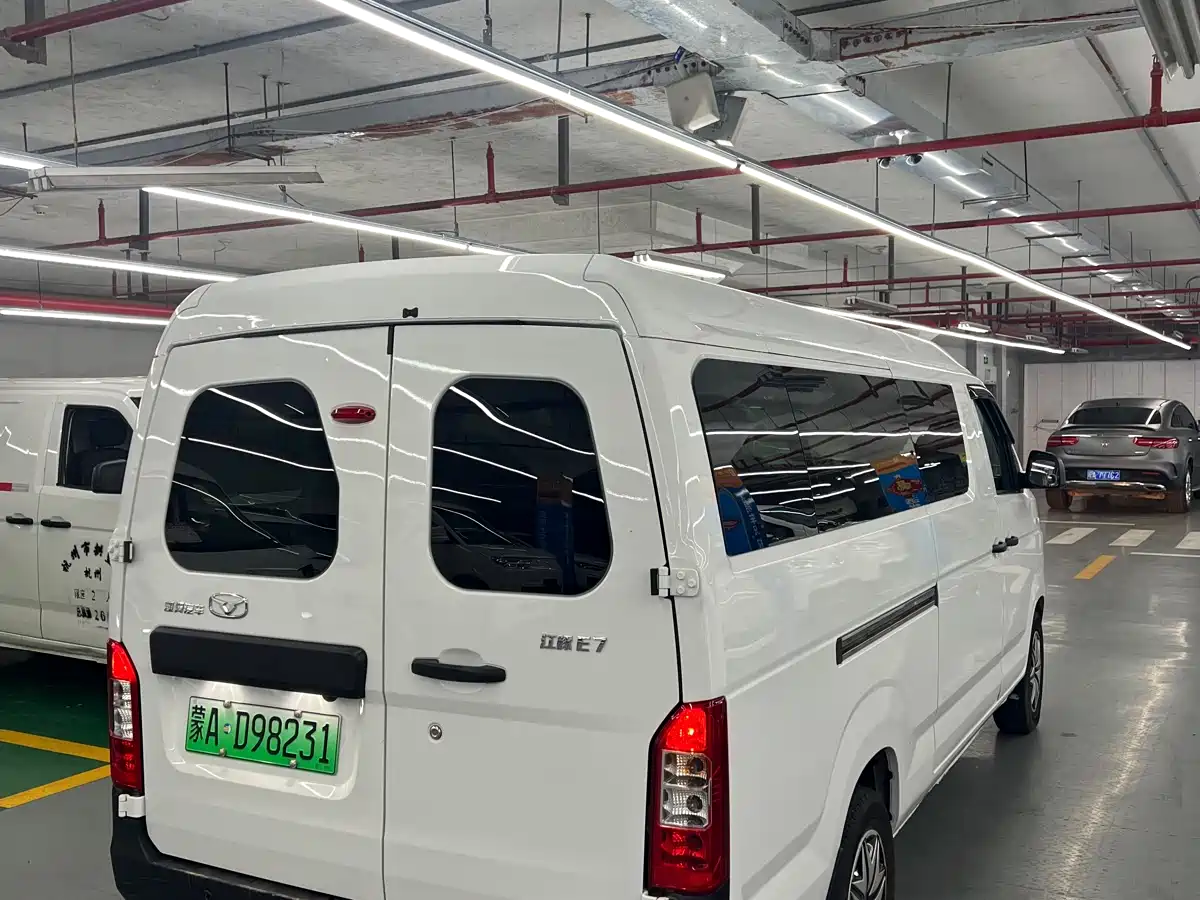 Cowin Kaiyi River Dolphin E7 2025 2025 Model Super Charging Version 62.98kWh