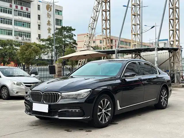 BMW 7 SERIES