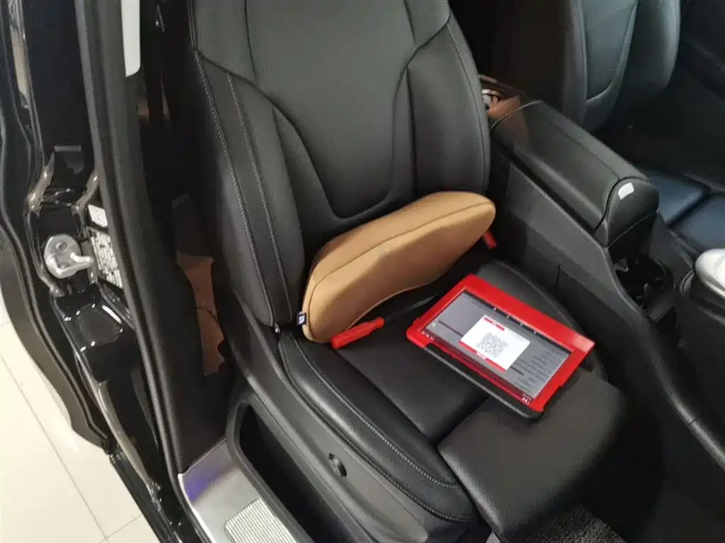 Mercedes-Benz V-Class 2022 V 260 Pilot Edition фото 25