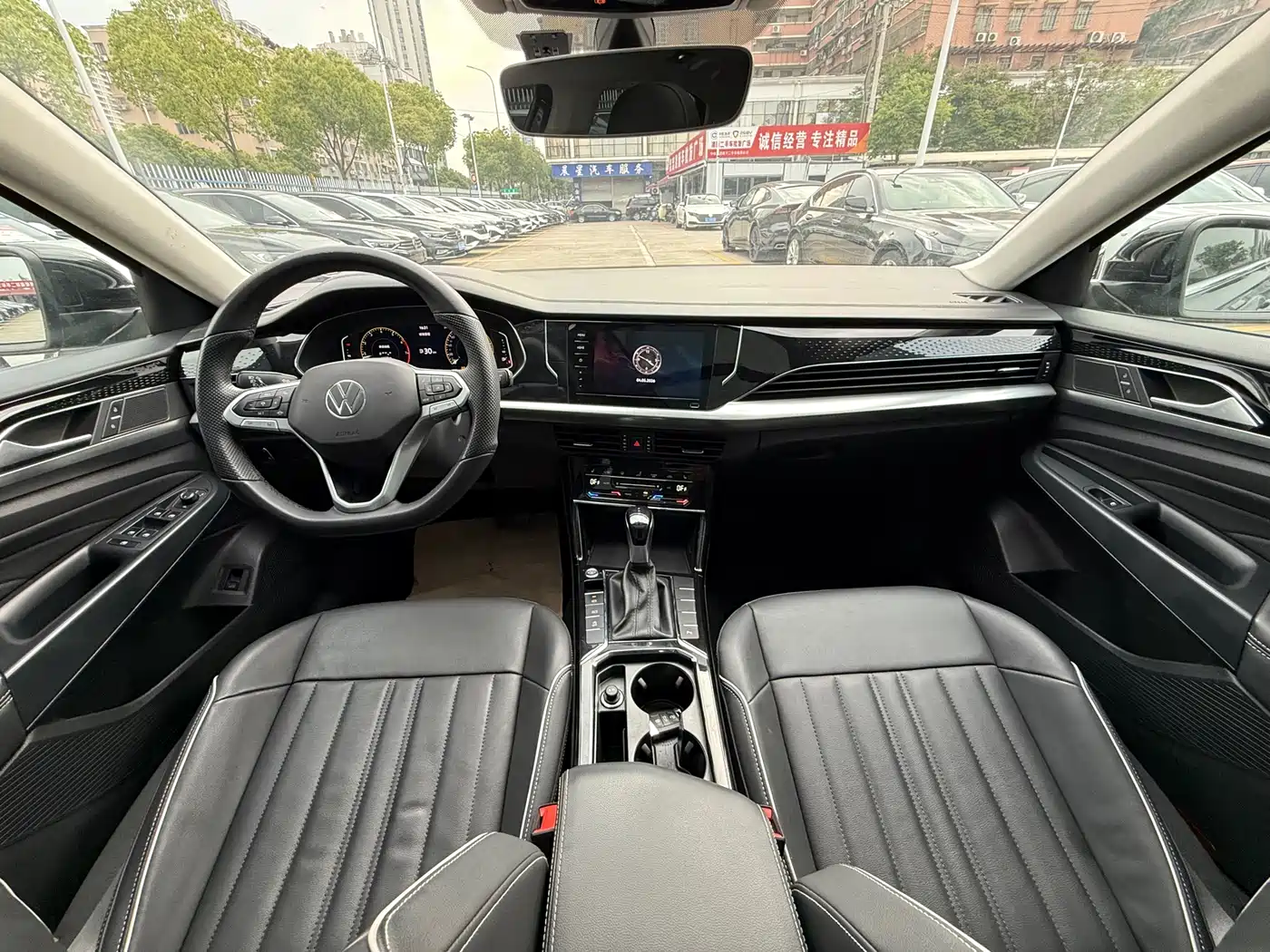 Volkswagen Passat 2022 330TSI Elite Edition фото 16