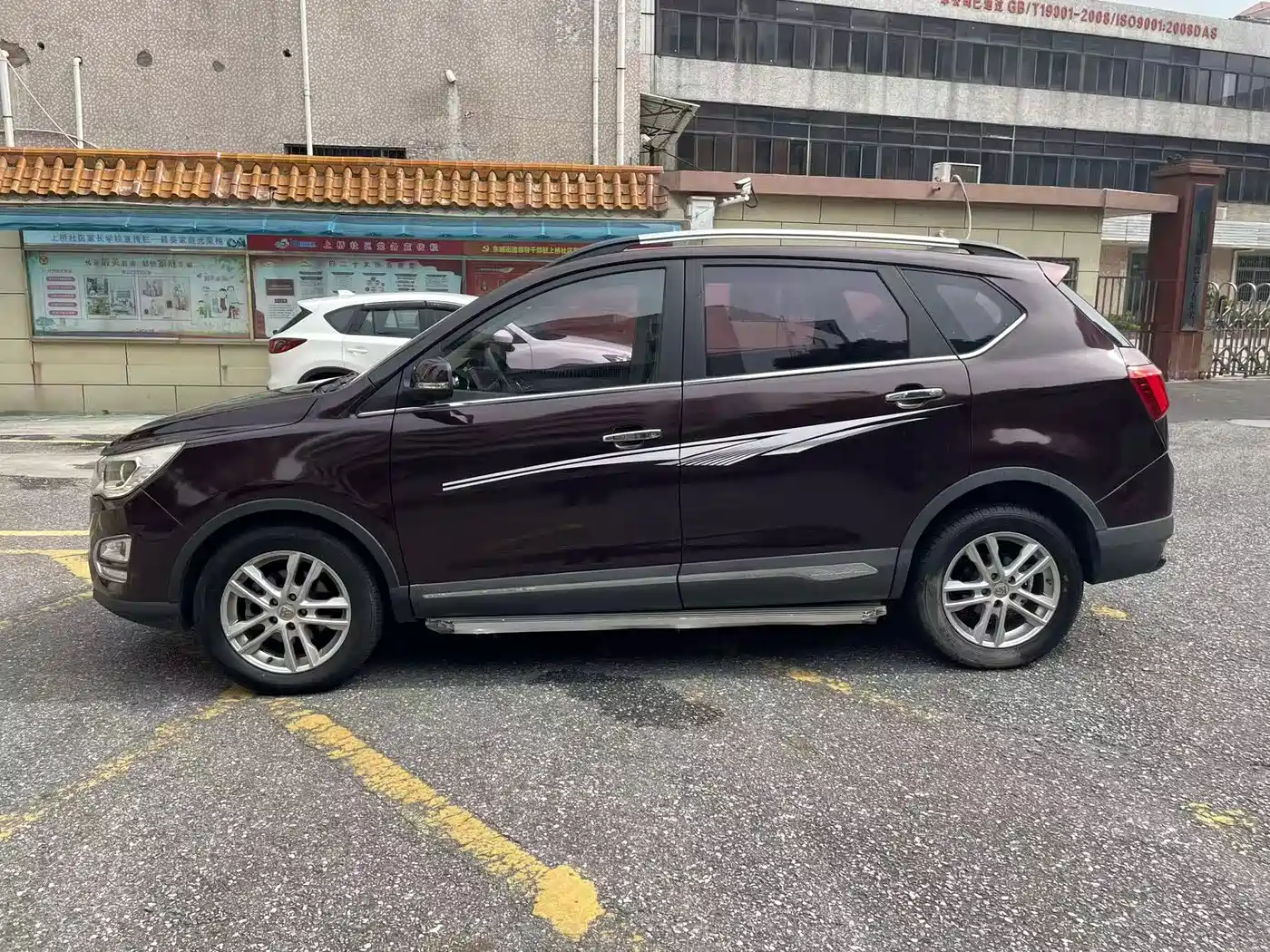 Baojun 560 2017 2016 1.5T Manual Elite