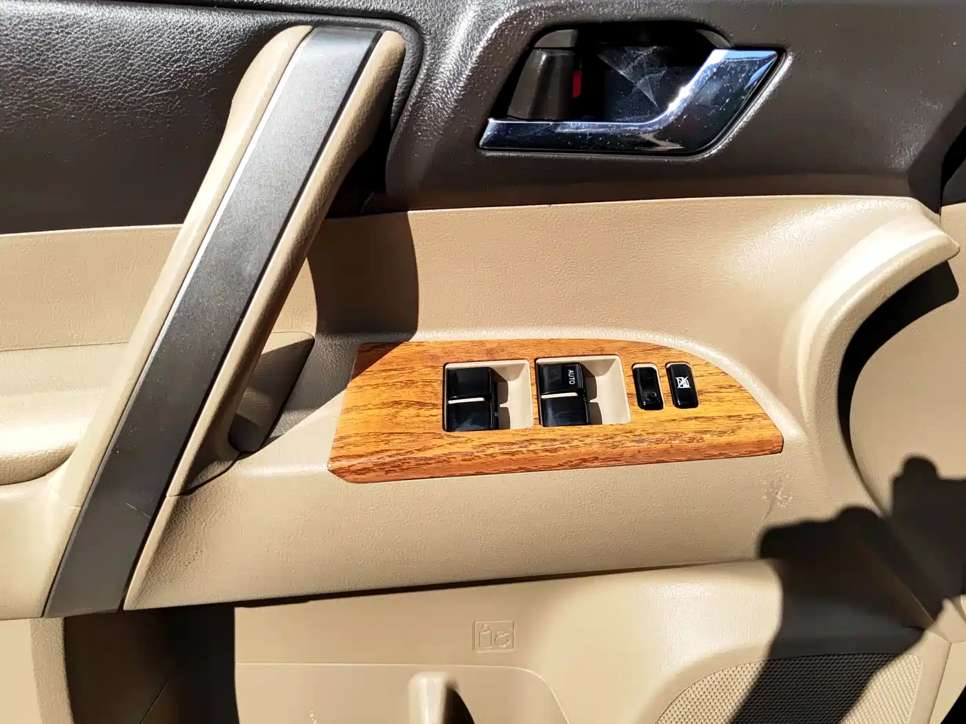 Toyota Highlander 2012 2.7L 2WD 5-seater Sport Edition фото 17