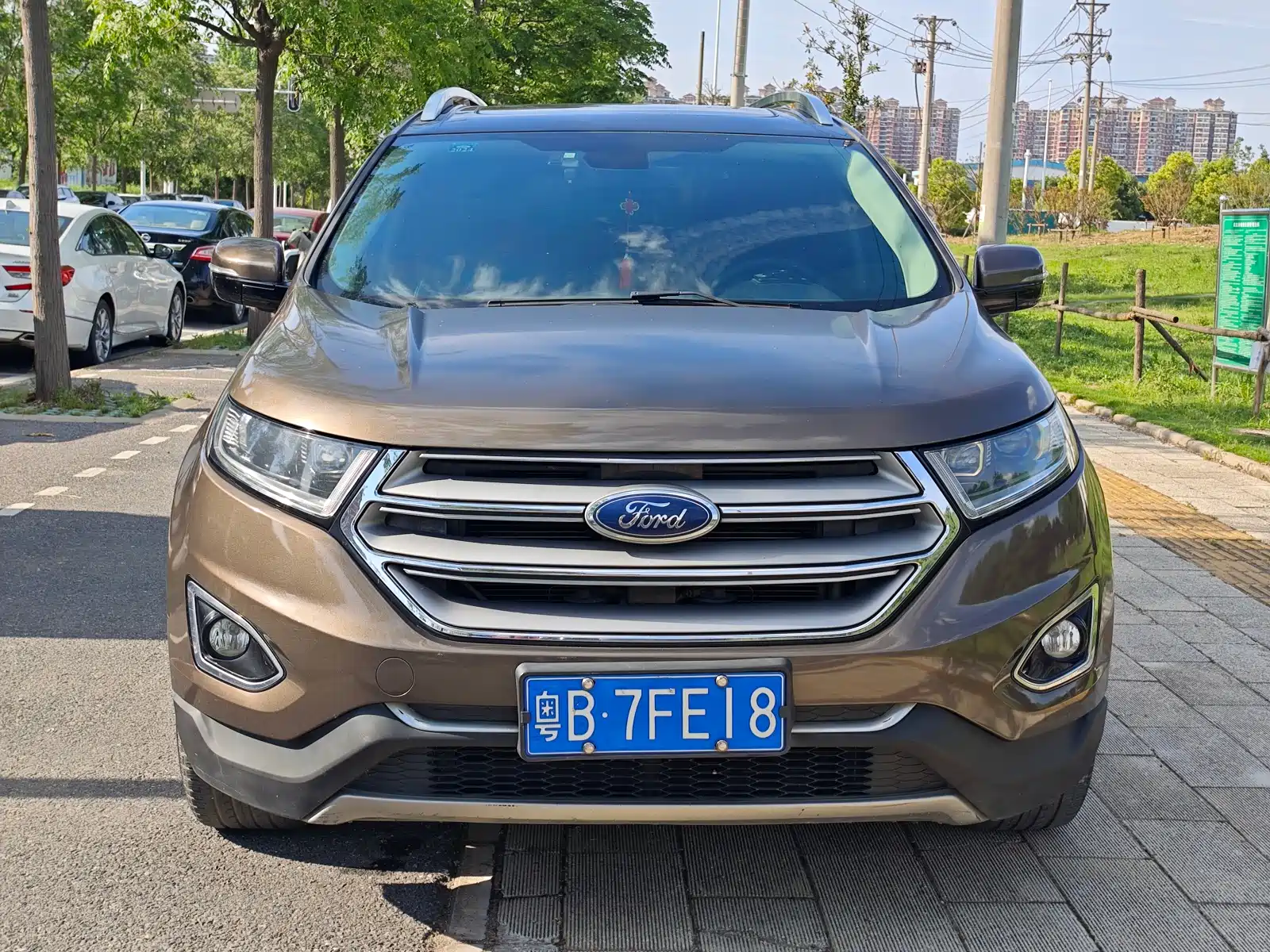 Photo 2 - Ford Edge