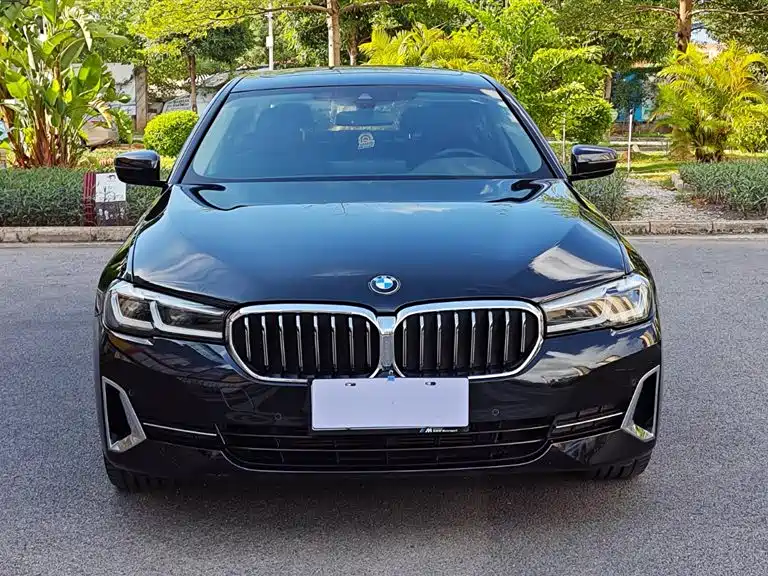 BMW 5 Series 2022 Model Second Facelift 525Li Luxury Package фото 2