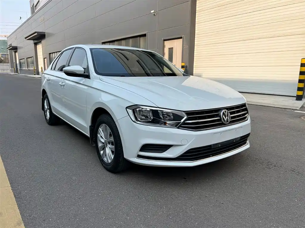 Volkswagen Bora 2017 1.6L Automatic Fashion Edition фото 3