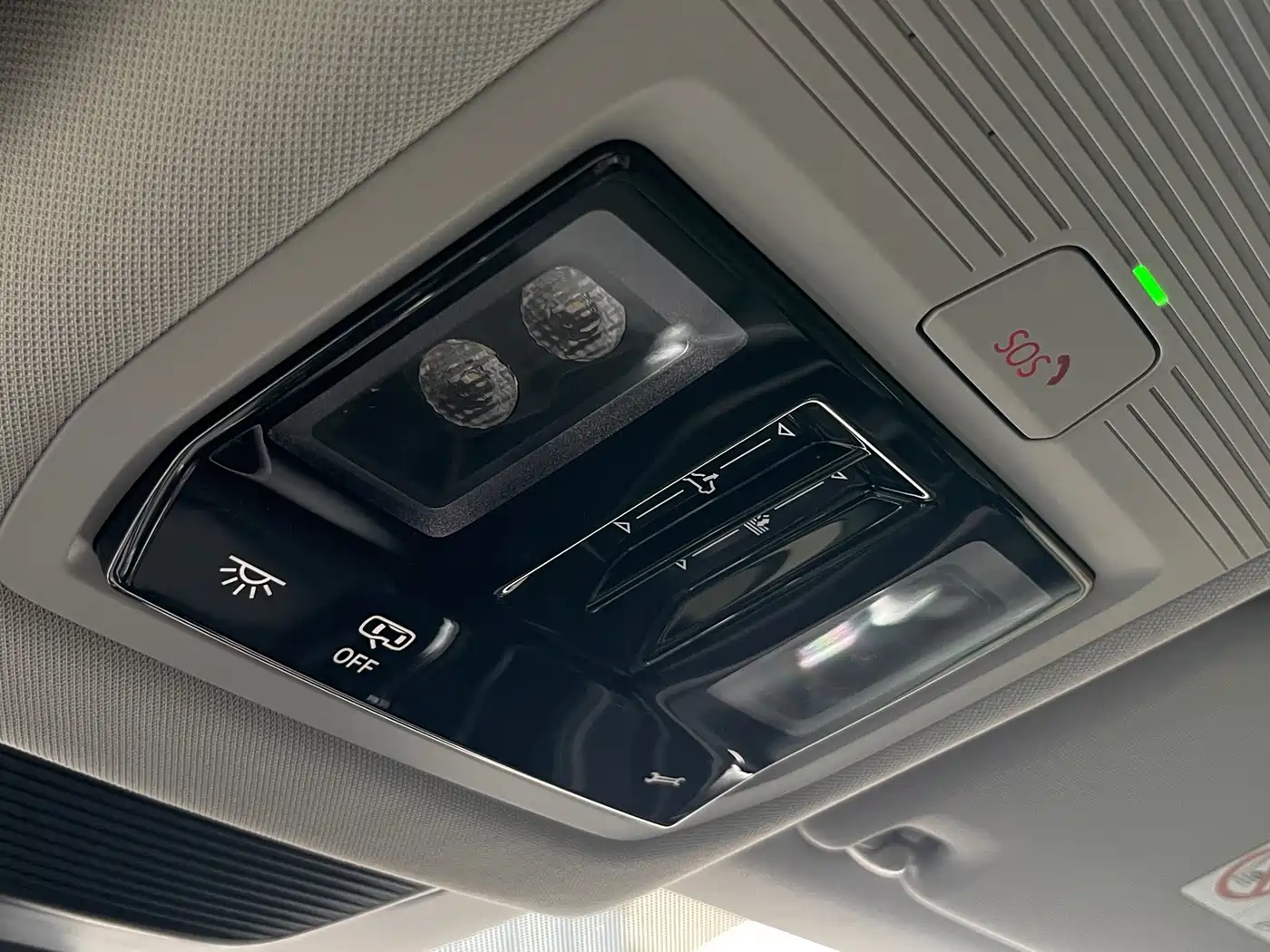 Volkswagen Passat 2025 Pro 380TSI Dragon Fortune Edition фото 43