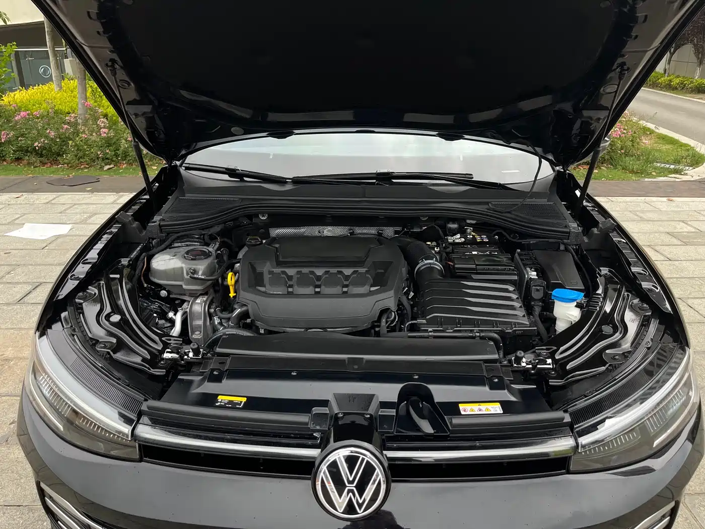Volkswagen Passat 2025 Pro 380TSI Dragon Fortune Edition фото 46