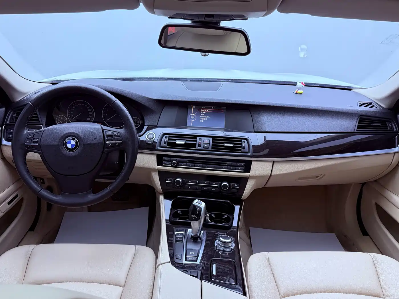 BMW 5 Series 2013 525Li Leadership фото 15