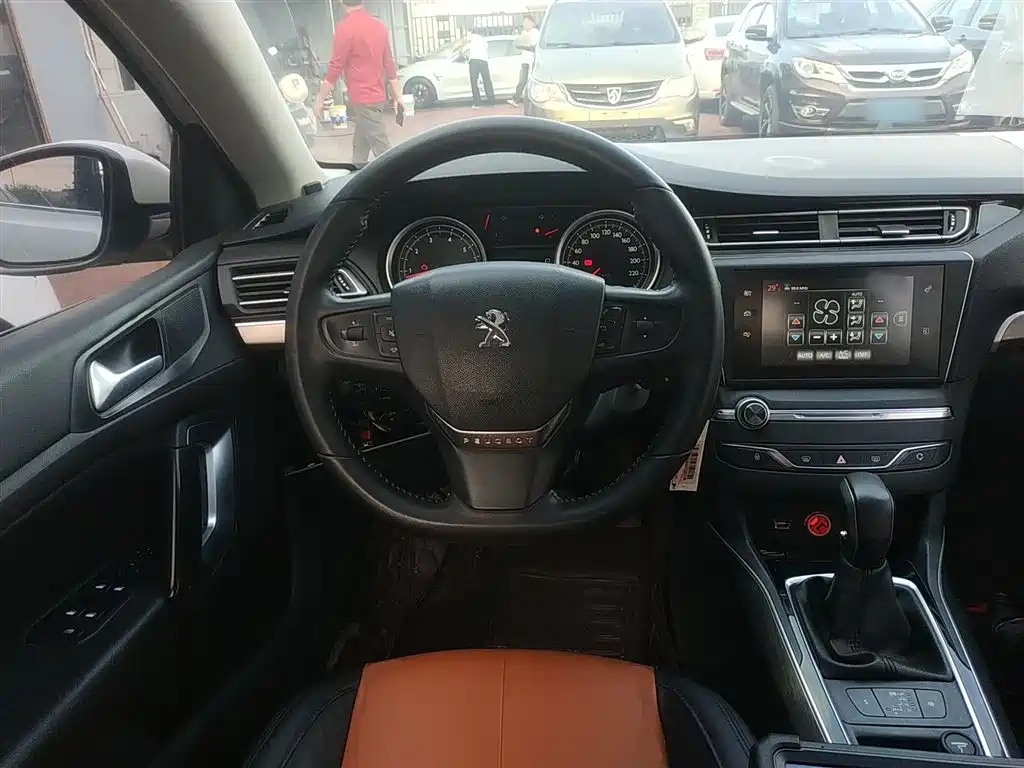 Peugeot 408 2016 1.6T Automatic Luxury Edition фото 11