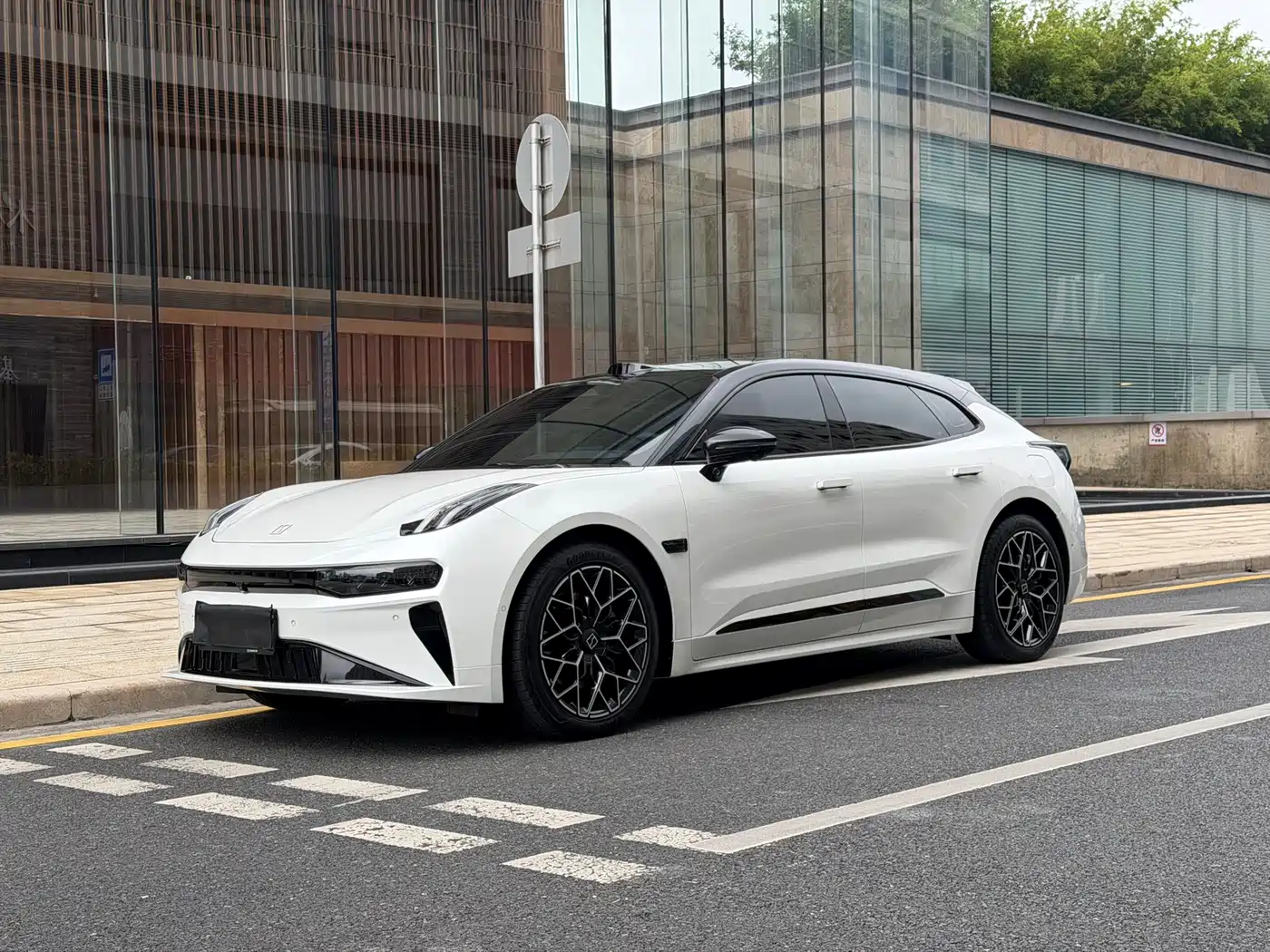 ZEEKR EXTREME KRYPTON 001