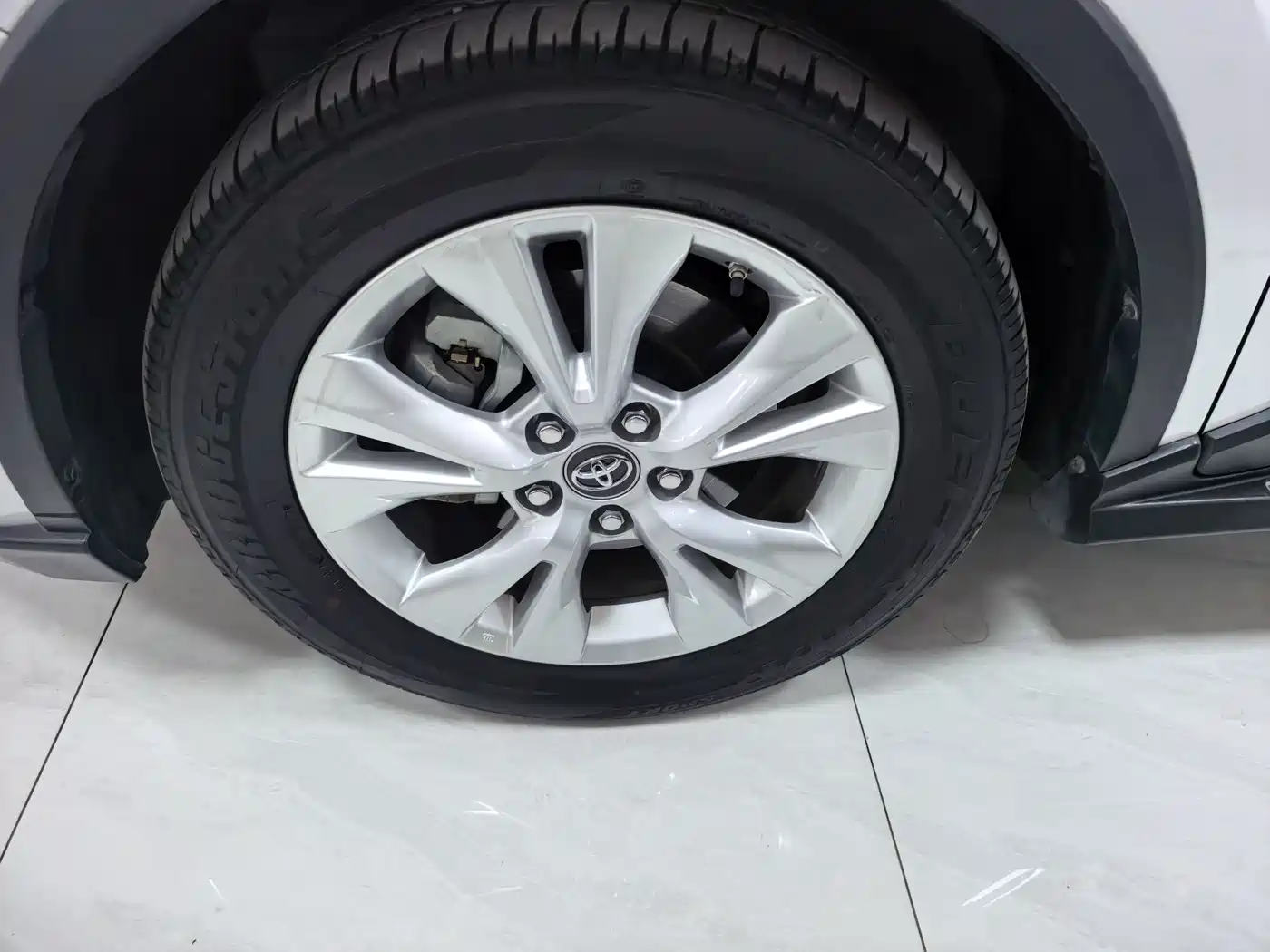 Toyota IZOA 2021 2.0L Yixiang Edition фото 15