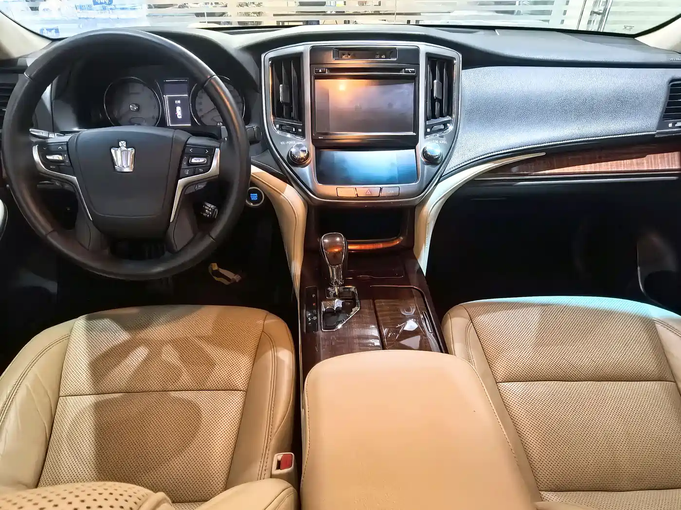 Toyota Crown 2015 2.0T Fashion фото 8
