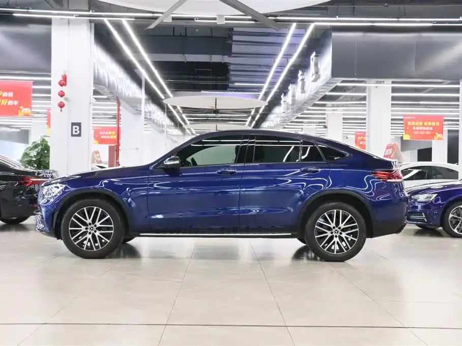 Mercedes-Benz GLC Coupe 2020 GLC 300 4MATIC Coupe SUV фото 3