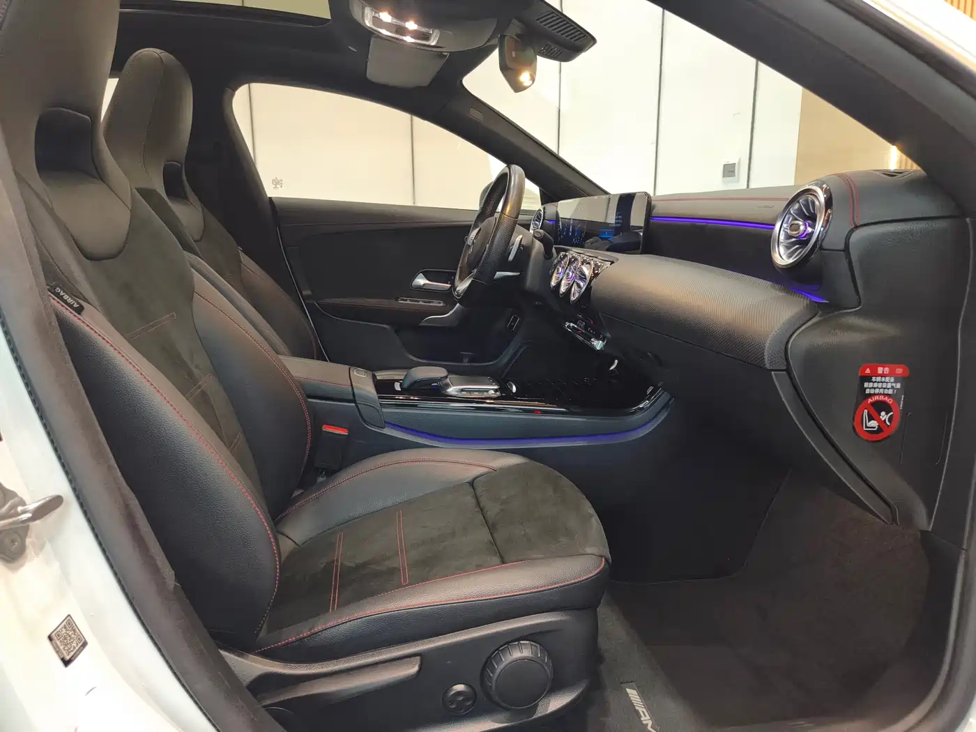 Mercedes-Benz CLA (Import) 2021 CLA 200 фото 10