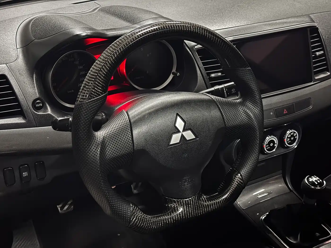 Mitsubishi Lancer EX 2013 ZhiShang Edition 1.8L Manual Luxury фото 4
