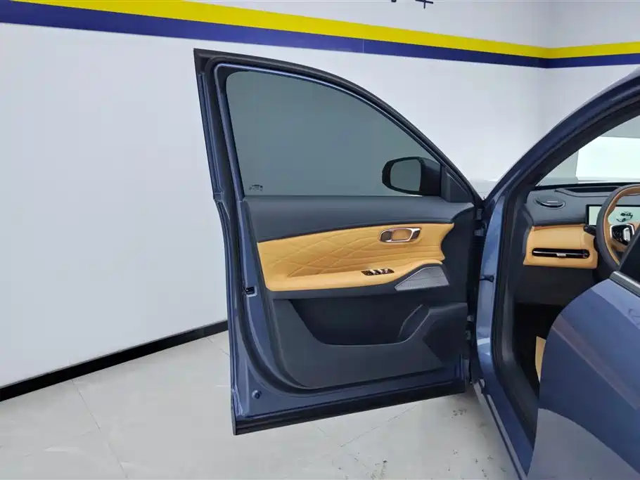 Geely Galaxy Galaxy Starship 7 EM-i 2025 120km Navigation Edition фото 7