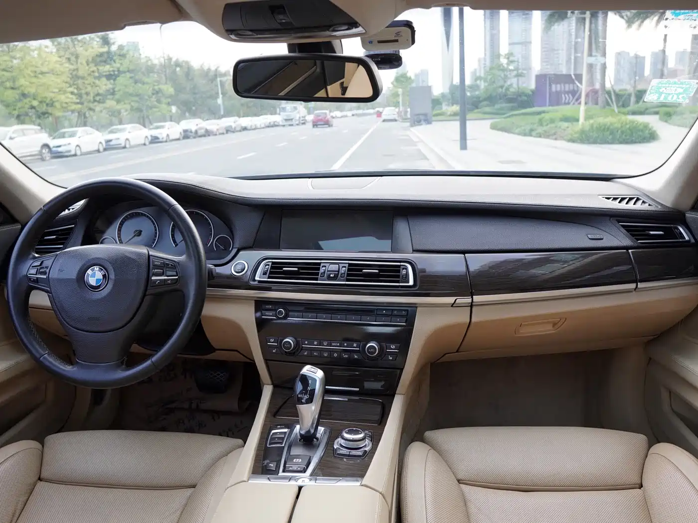 BMW 7 Series 2009 730Li Luxury фото 7