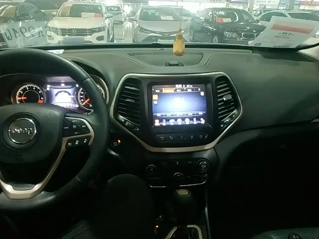 Jeep Cherokee (Import) 2015 2014 2.4L Luxury