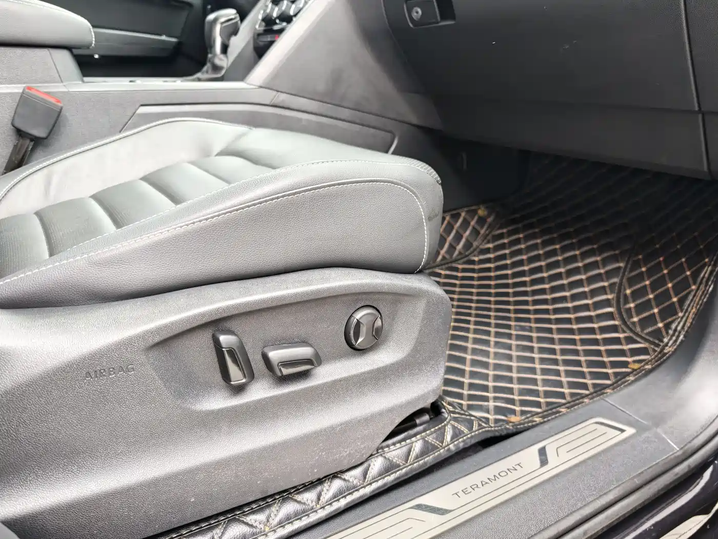 Volkswagen Teramont 2019 330TSI 2WD Luxury China VI фото 21