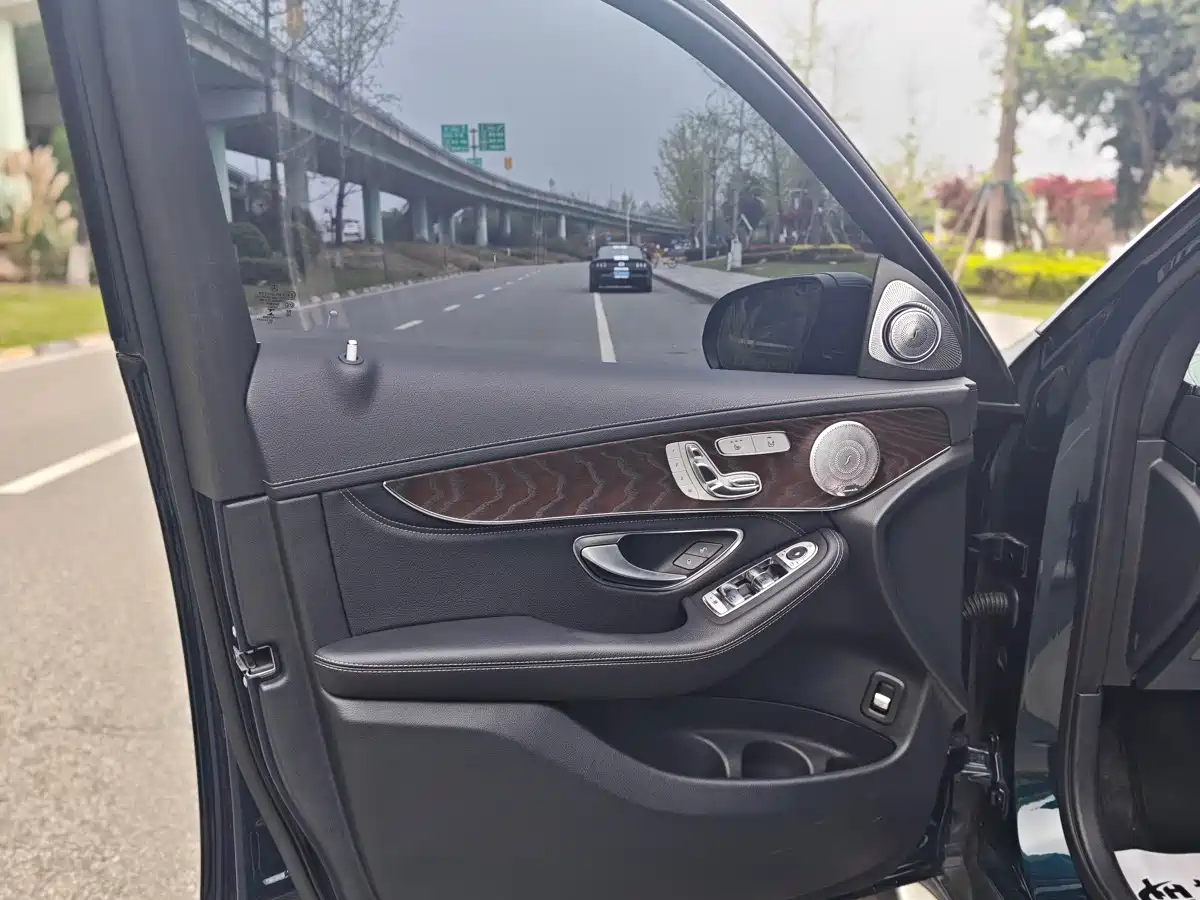 Mercedes-Benz GLC 2020 Facelift GLC 300 L 4MATIC Dynamic фото 6