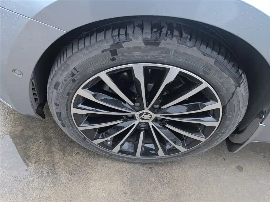 Škoda Superb 2016 TSI330 DSG Smart Edition фото 15