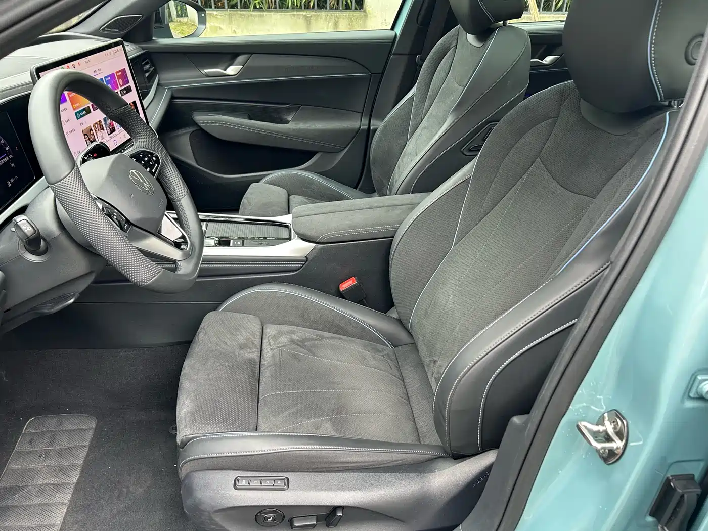 Volkswagen Passat 2025 Model Pro 380TSI Starlight Dragon Premium Edition фото 25