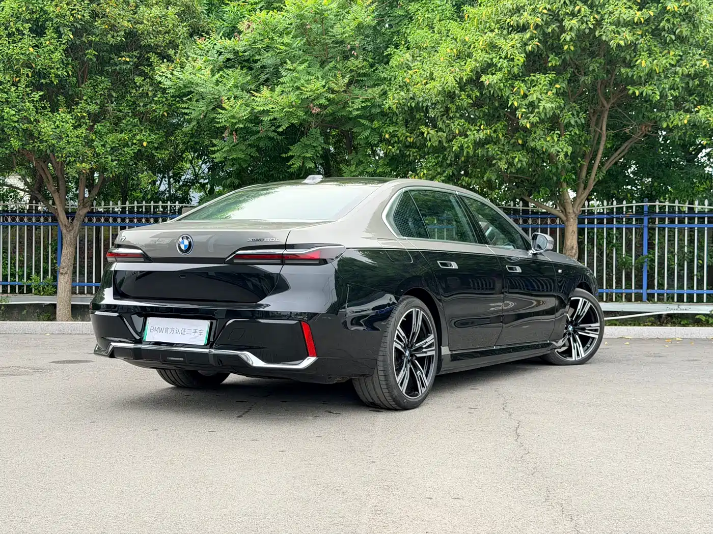 BMW i7 2023 Model xDrive60L M Sport Package фото 10