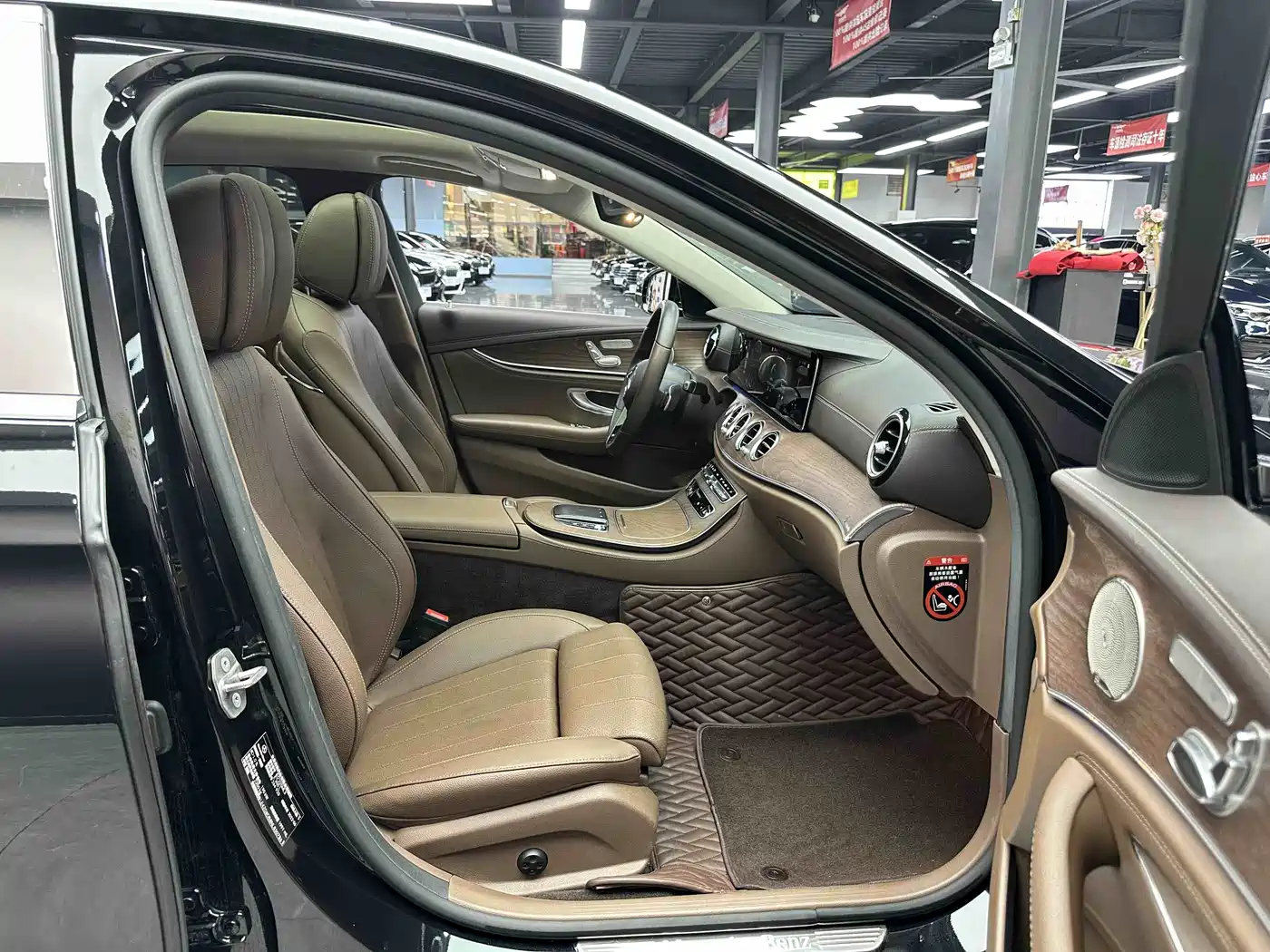 Mercedes-Benz E-Class 2022 E 300 L Luxury фото 8
