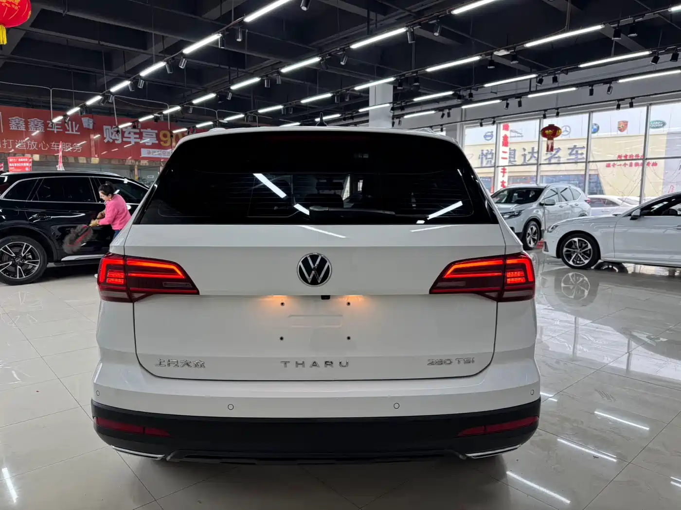 Volkswagen Tharu 2022 280TSI FWD Luxury Edition фото 4