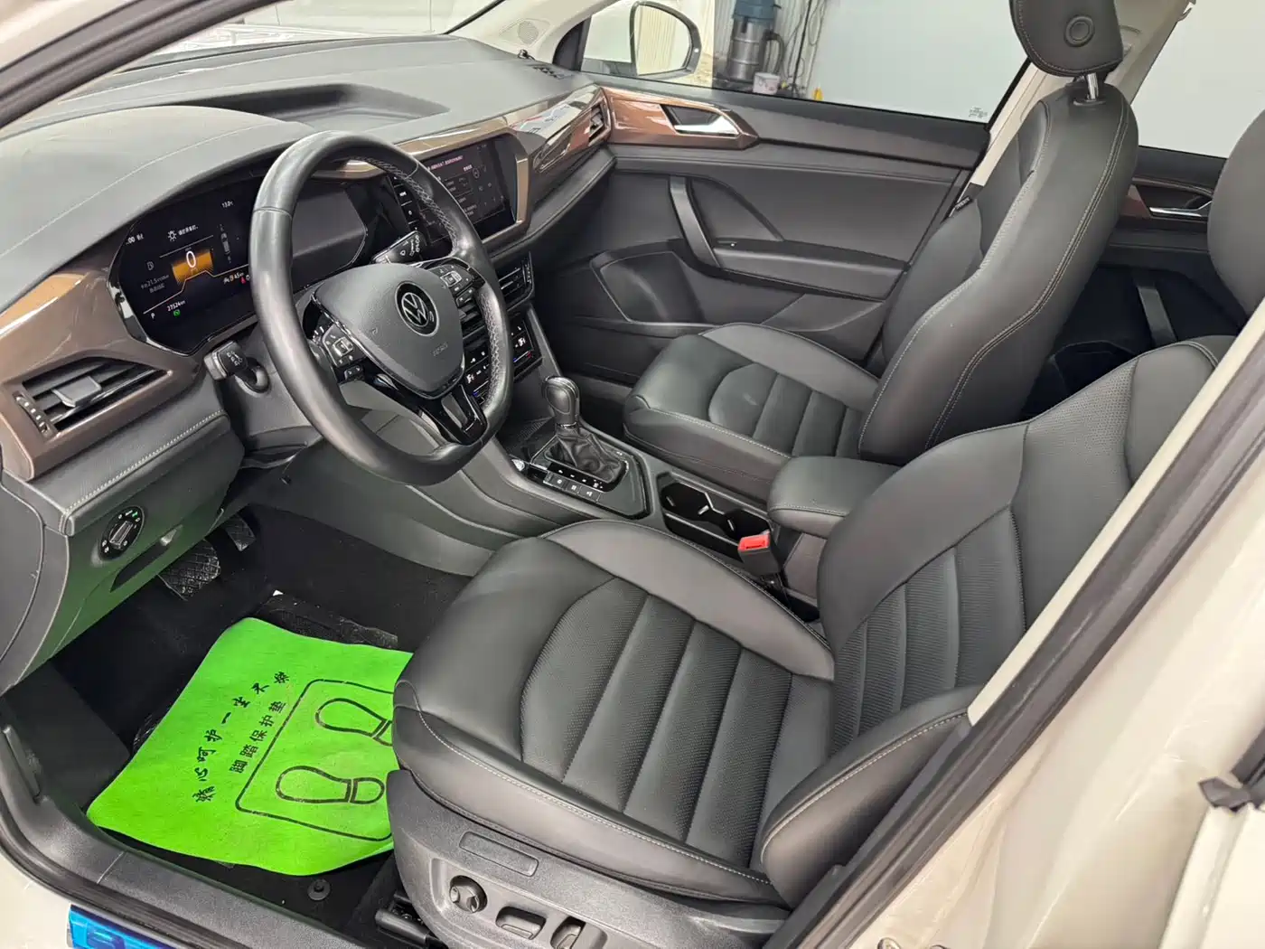 Volkswagen Tharu 2022 280TSI FWD Luxury Edition фото 5
