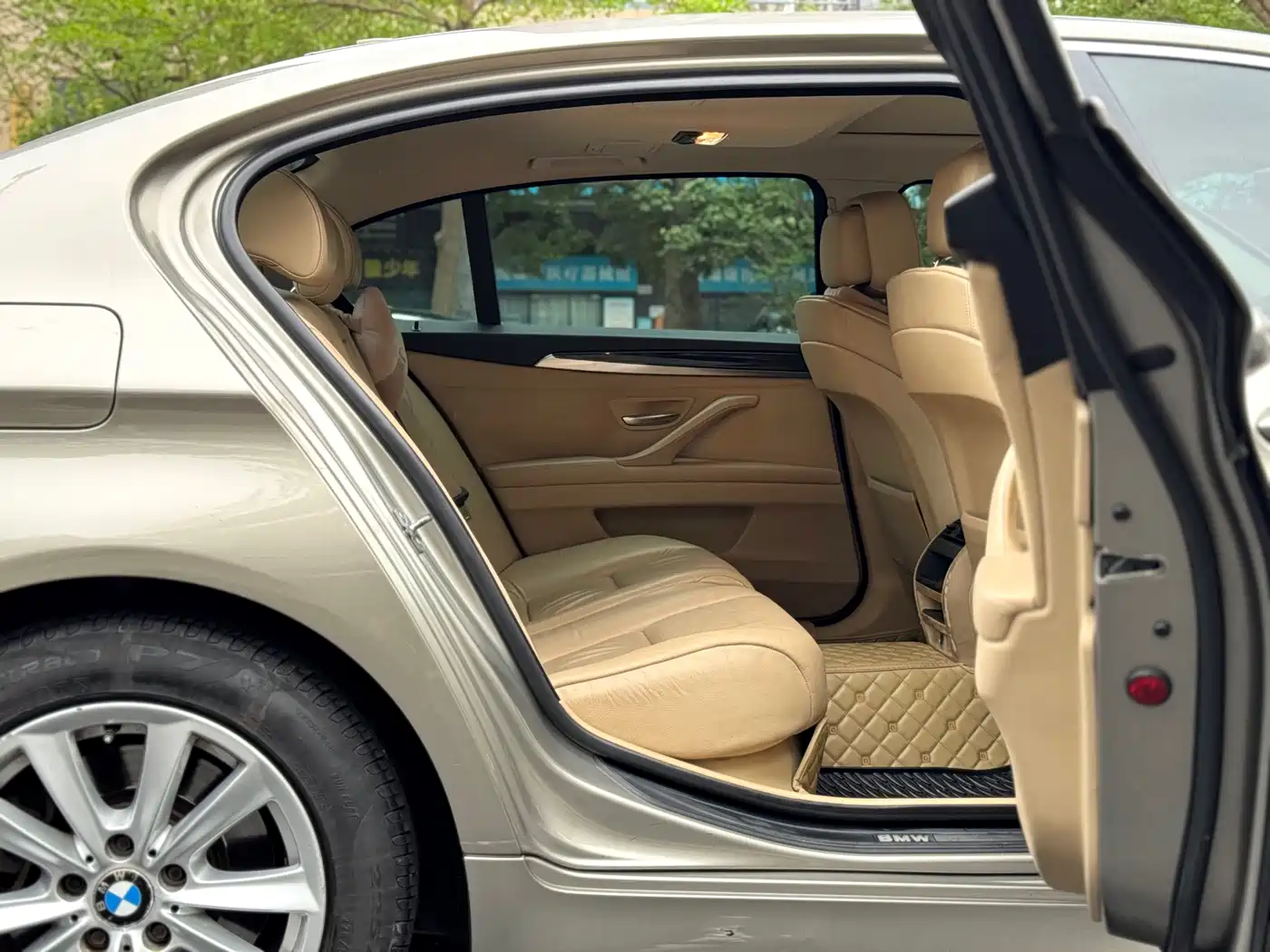 BMW 5 Series 2011 520Li Elegance фото 13