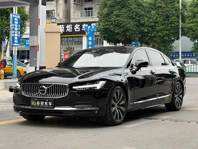 Volvo S90 2023 B5 Intelligent Vision Luxury Edition