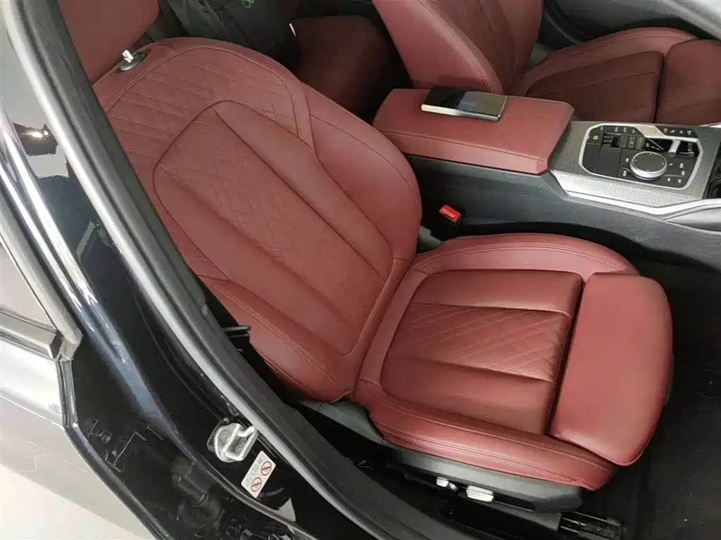 BMW 3 Series 2023 325i M Sport Black Night Package фото 25